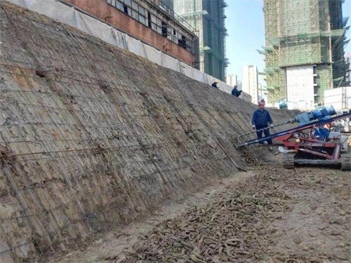 船营建筑边坡支护